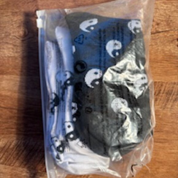 Yin-Yang Dressy Socks x 4 New - Picture 4 of 4